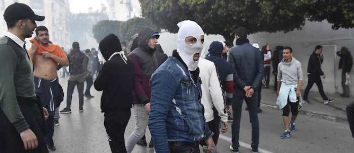Le dirigeant d’Algérie utilise des criminels pour réprimer les manifestants