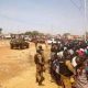 Un convoi français passe après avoir été encerclé par des manifestants au Burkina Faso