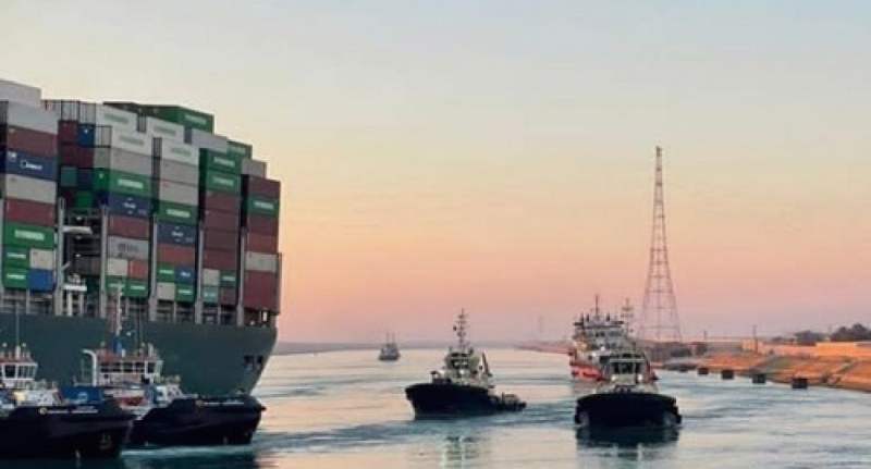 L'Autorité du Canal de Suez décide d'augmenter de 6 % les frais de transit des navires