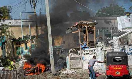 3 morts dans un attentat-suicide visant des casques bleus à Mogadiscio