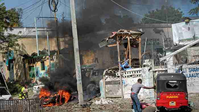 3 morts dans un attentat-suicide visant des casques bleus à Mogadiscio