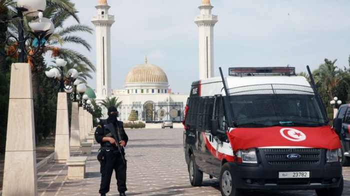 Des membres de la police tunisienne ont fait l'objet d'une tentative d'attentat à l'arme blanche devant le ministère de l'Intérieur