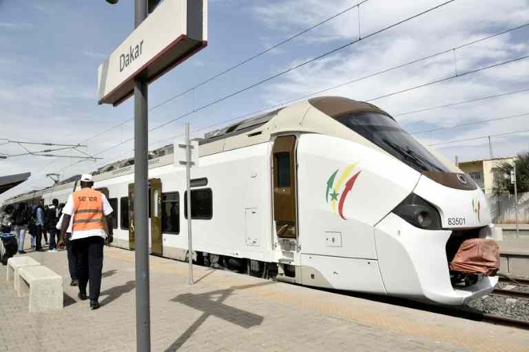 Le premier du genre en Afrique de l'Ouest, le Sénégal met en service le train à grande vitesse