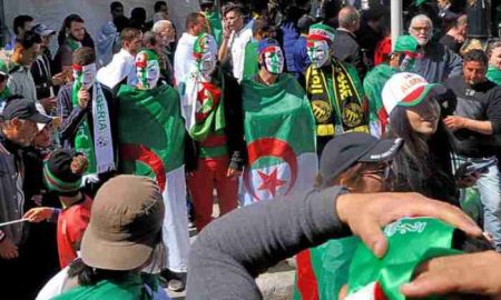 Le peuple algérien lâche