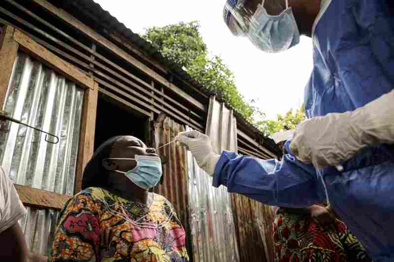 COVID-19 : le Botswana et l'Afrique du Sud représentent 62 % des cas d'Omicron dans le monde