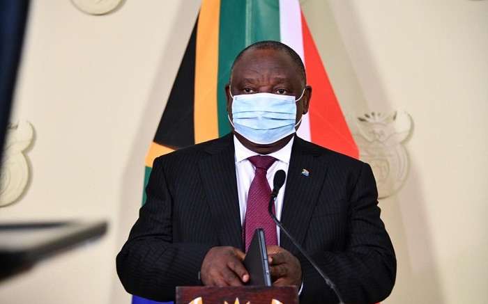 Ramaphosa appelle les pays qui ont interdit les vols à les lever "immédiatement et de toute urgence"