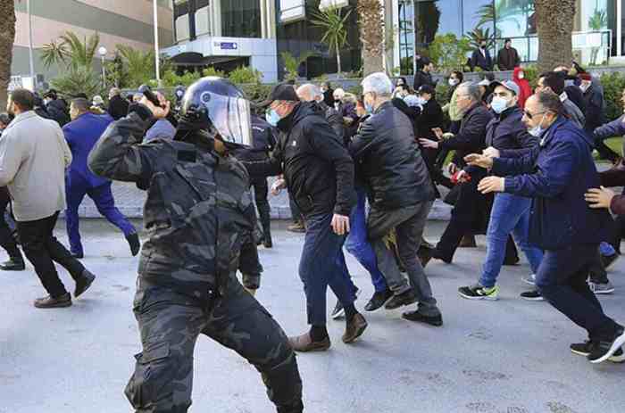 Le Figaro : Le régime de Kaîs Saîed glisse dans le giron de la répression sécuritaire