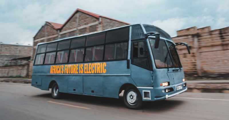 La startup suédo-kényane de technologie de véhicules électriques Opibus lance le premier bus électrique conçu et développé en Afrique