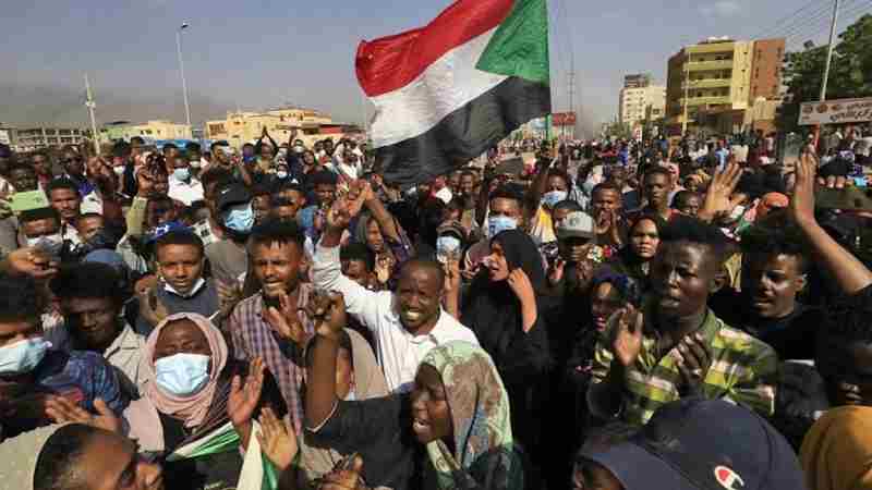 L'escalade des protestations et l'élargissement des pouvoirs sécuritaires...Où ira la scène au Soudan en 2022 ?