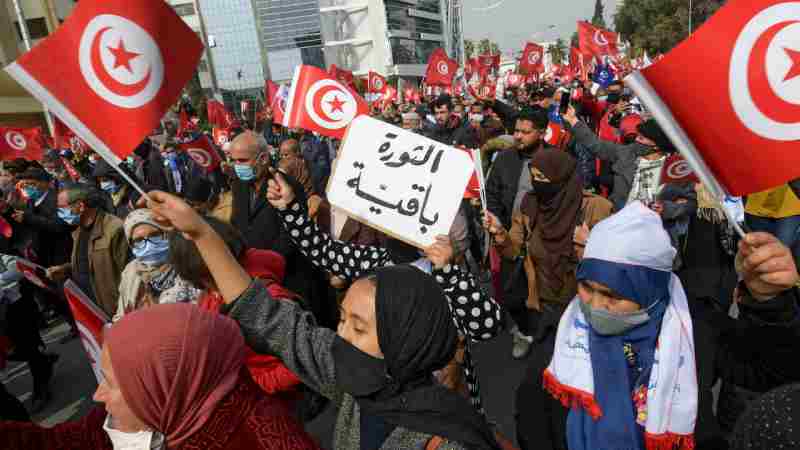 Après la répression des manifestations en Tunisie, Ennahda appelle à la coordination pour restaurer la démocratie