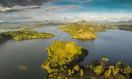 Le paradis de l'Afrique...Un lac dangereux qui cache des secrets mortels