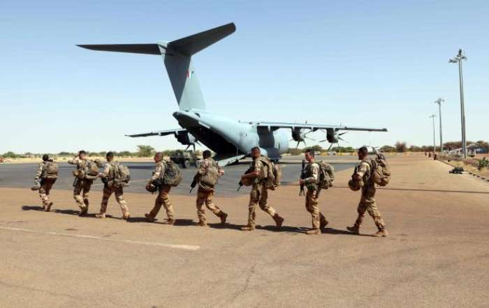 Macron : les bases françaises au Mali seront fermées d'ici "quatre à six mois"