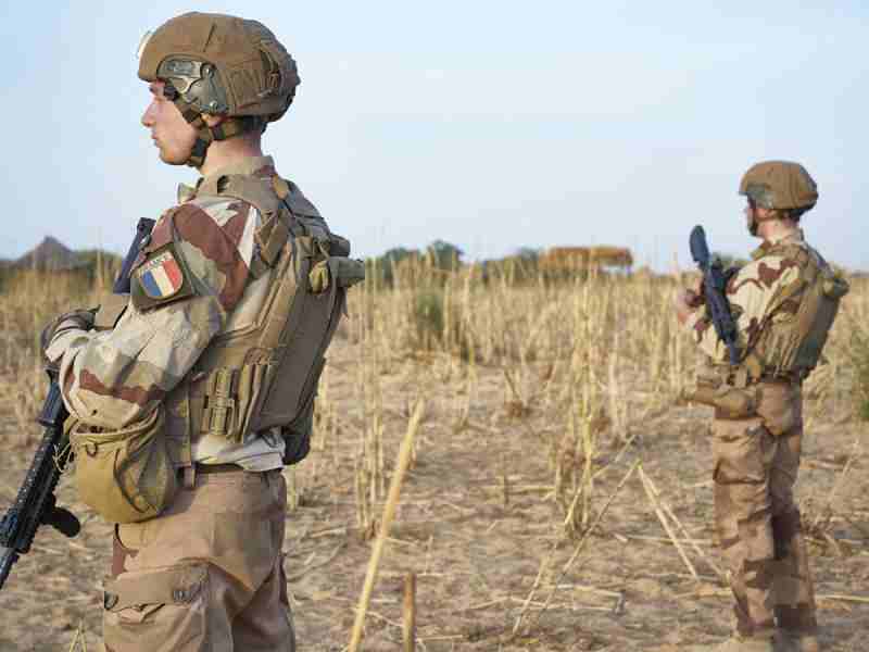 Le Niger annonce sa disponibilité à accueillir la force française Barkhane