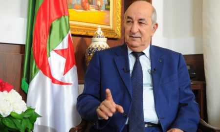 La politique en Algérie est dans une situation désespérée et a touché le fond