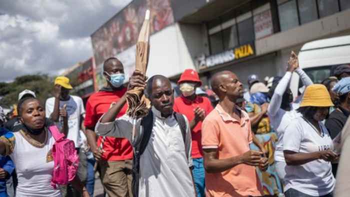 Des Sud-Africains et des migrants manifestent contre la xénophobie