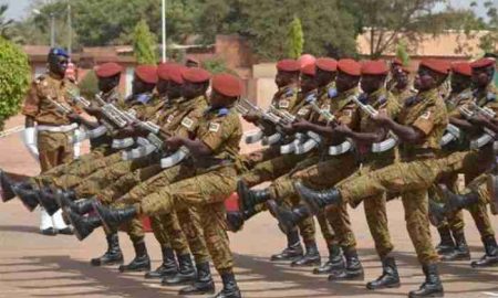 Arrêté présidentiel pour recruter des militaires à la retraite dans un "but national" au Burkina Faso