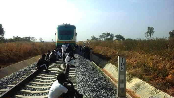 Des bandits ont tendu une embuscade à un train au Nigeria