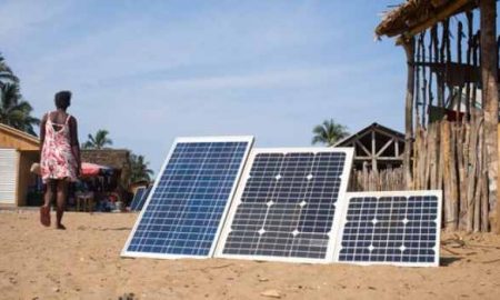 iSAT Africa sélectionne Clear Blue Technologies comme partenaire privilégié pour l'énergie solaire hors réseau intelligente