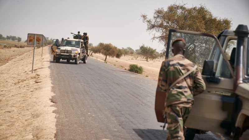 Morts et blessés dans des attaques armées simultanées contre 3 camps de l'armée malienne