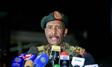 Al-Burhan: L'armée ne craint personne et ne remettra le pouvoir qu'à un gouvernement élu