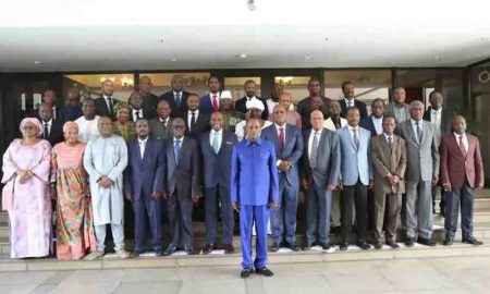 La Guinée interdit aux anciens membres du gouvernement renversé de quitter le pays