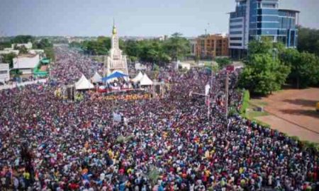 Des manifestants exigent le retrait immédiat de Mali de la CEDEAO et la création d'une monnaie nationale