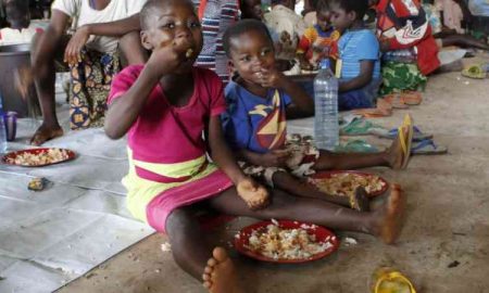 Le Commissaire aux réfugiés appelle à un soutien intensifié aux déplacés internes du Cameroun