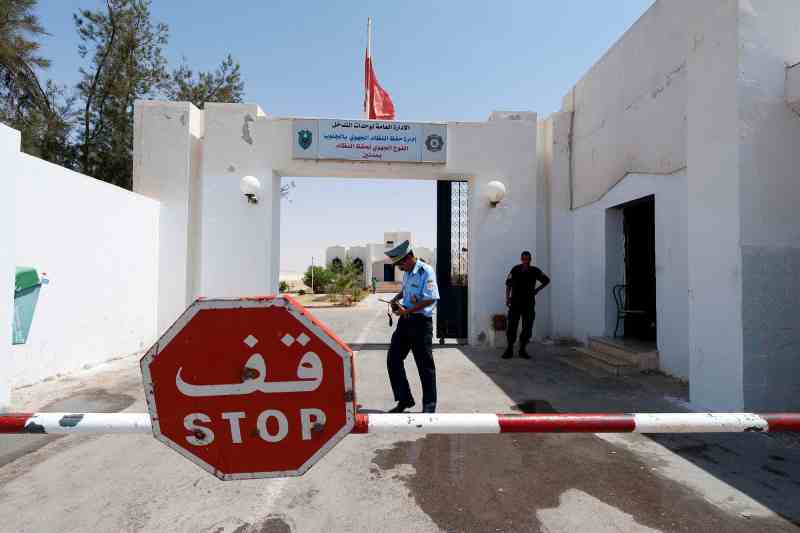 La Tunisie arrête un "guérisseur spirituel" pour avoir violé des centaines de femmes par tromperie