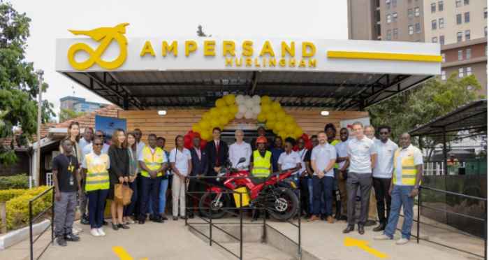 TotalEnergies et Ampersand lancent des stations d'échange de batteries pour motos électriques au Kenya