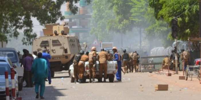 5 militaires et un civil ont été tués et 11 blessés lors de deux attaques distinctes au Burkina Faso