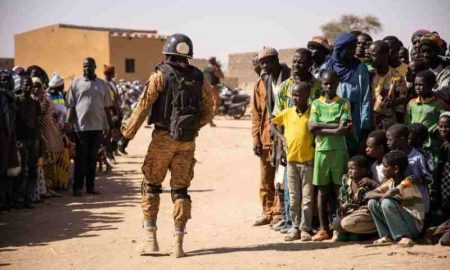 100 personnes ont été tuées dans une attaque par des groupes armés dans le nord du Burkina Faso