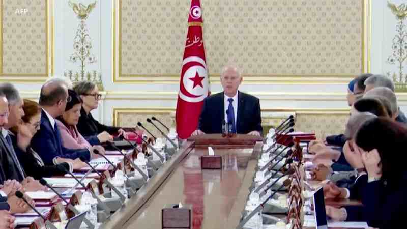 Le gouvernement tunisien envisage de revoir les subventions aux matériaux de base pour sortir de la crise