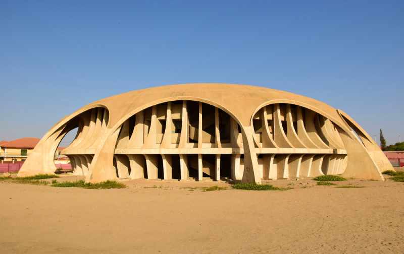 Une renaissance architecturale et artistique qui célèbre l'histoire ancienne de la ville de Mosamdis