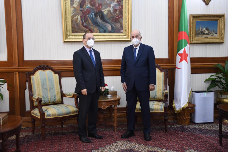 Exclusivement en Algérie, l'opposition sanctifie le régime et critique les citoyens