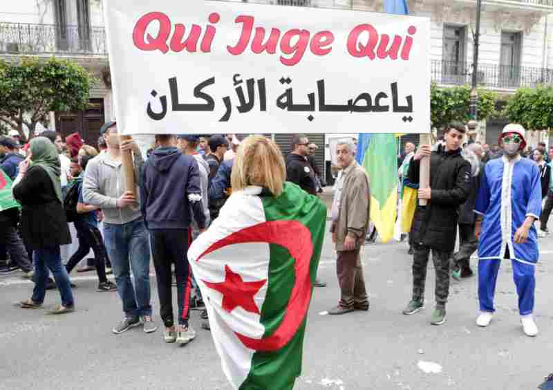 Campagne massive d'arrestations d'Algériens accusés d'avoir troublé l'humeur des généraux