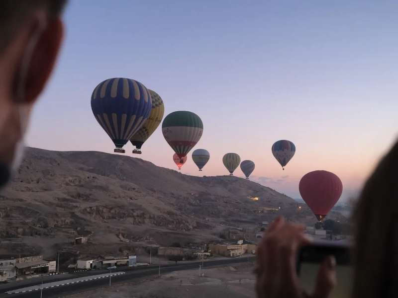 Les ballons reviennent dans le ciel de Louxor, en Égypte, après une suspension temporaire due à un accident