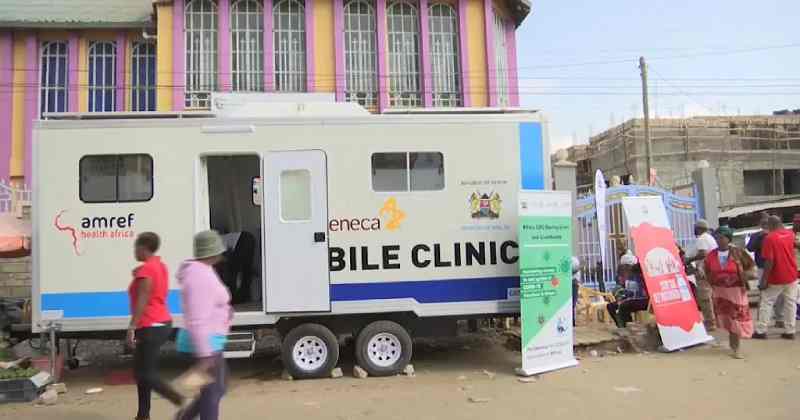 Un camion de santé à énergie solaire livre des vaccins COVID-19 dans des zones reculées du Kenya