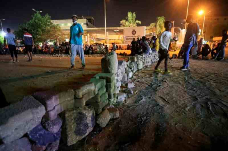 Des putschistes dispersent deux sit-in à Khartoum