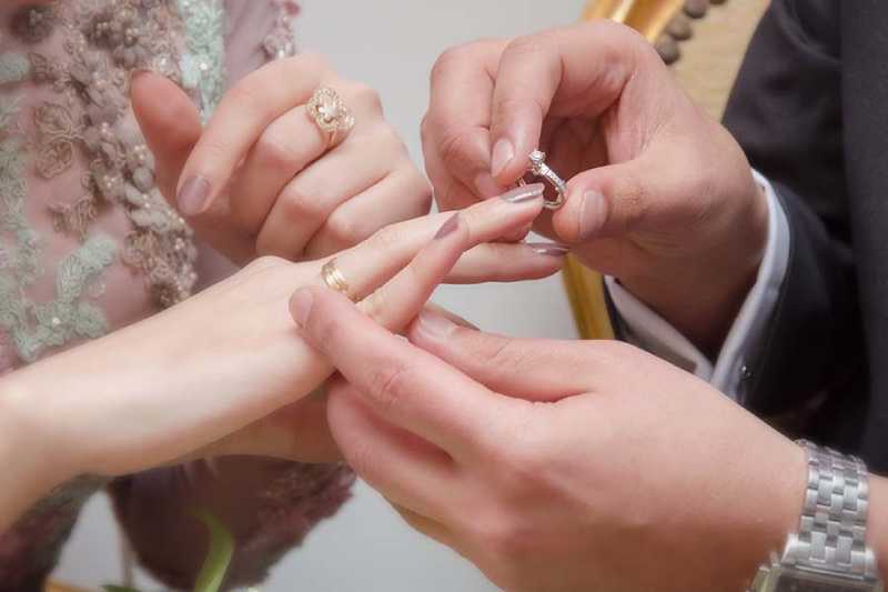 Solidarité avec la mariée tunisienne Lamia Labawi, qui a été abandonnée par son mari lors de la fête des noces