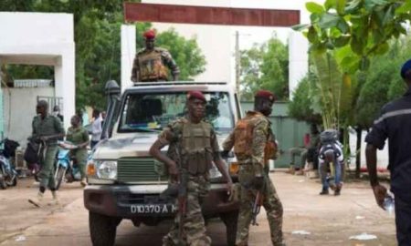 Le Mali repousse une attaque terroriste contre une base militaire où réside Guetta