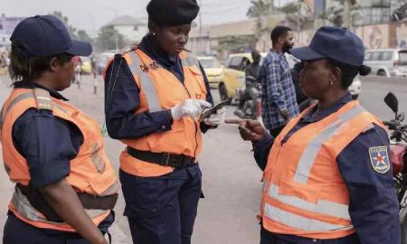 RDC: Des chauffeurs à Kinshasa récompensent des policiers honnêtes
