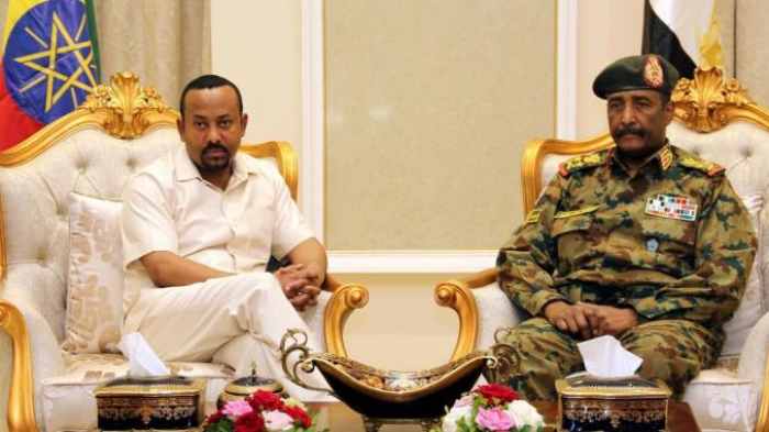 Pourparlers entre Al-Burhan et Abiy Ahmed pour éviter de glisser dans un conflit entre le Soudan et l'Éthiopie