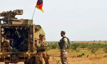 L'Allemagne suspend sa mission militaire au Mali