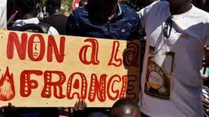 Constitution d'une mouvement anti-Barkhane et appel à manifester contre lui au Niger