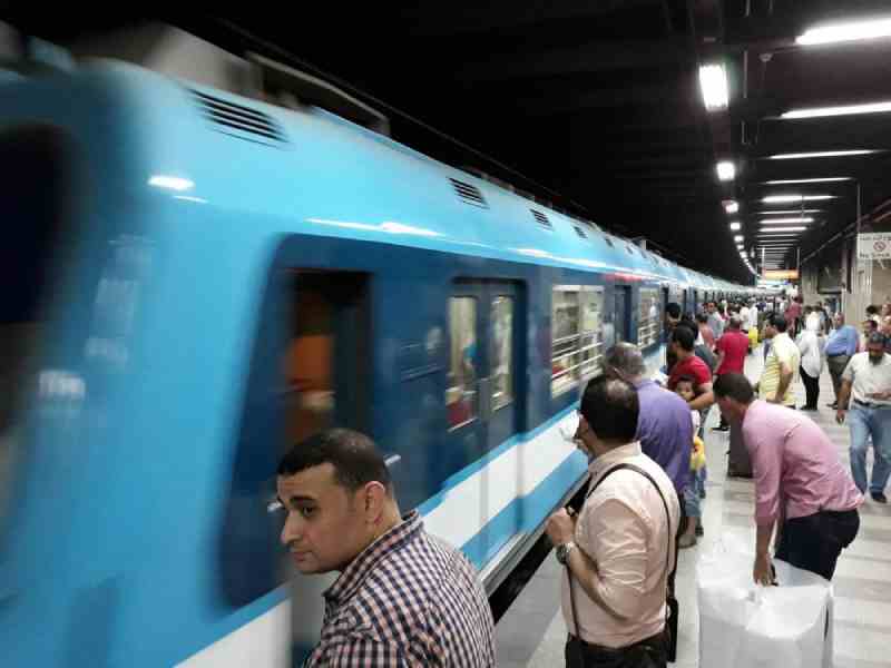 Deux femmes ouvrent la voie aux Égyptiennes pour conduire le métro du Caire