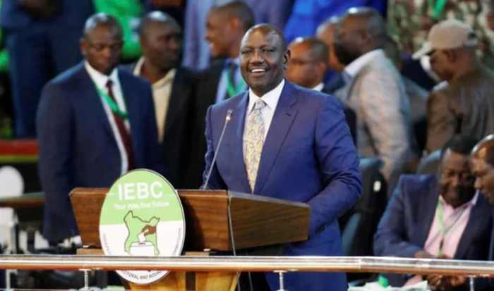 Le chef de la commission électorale du Kenya proclame Ruto élu président