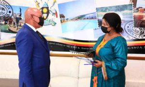 La nouvelle représentante d'ONU Femmes prend officiellement ses fonctions en Ouganda