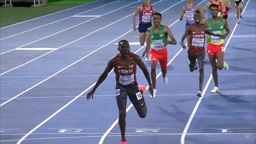 Le champion du monde junior Cheruiyot dédie la médaille d'or aux parents sportifs