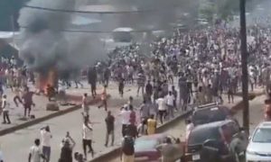 Couvre-feu après des manifestations sanglantes appelant à la démission du président en Sierra Leone