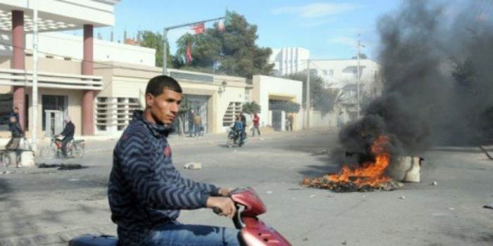 La mort d'un jeune homme dans des circonstances mystérieuses déclenche des affrontements entre habitants et forces de sécurité en Tunisie